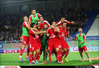دیدار تیم های فوتبال پدیده -صنعت نفت آبادان/گزارش تصویری