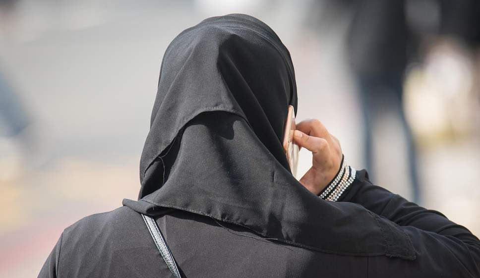 بازیگر زنی که با کشف حجاب ناگهانی جنجال به پا کرد! +تصاویر
