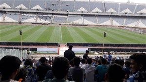 بیش از هزار هوادار استقلال در مقابل ورزشگاه آزادی 