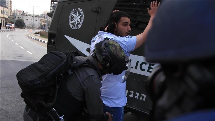 بازداشت ۸ فلسطینی توسط نظامیان رژیم صهیونیستی در کرانه باختری
