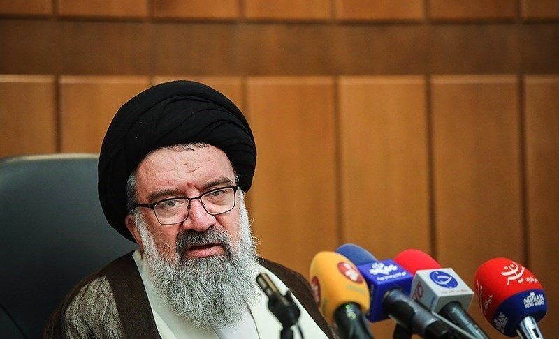 آیت‌الله خاتمی:روحانی اعلام کرده در اجلاسیه خبرگان شرکت نمی‌کند/ سؤال از رئیس‌جمهور مانور دموکراسی است