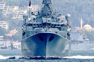 عبور ۱۳ کشتی جنگی روسیه از تنگه بُسفُر به مقصد آب‌های سوریه