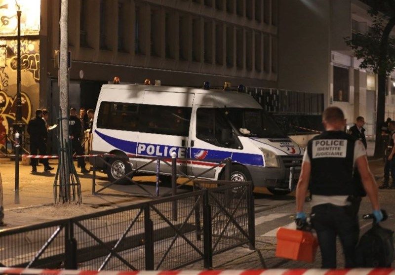 ۷ زخمی بر اثر حمله با چاقو در پاریس + عکس