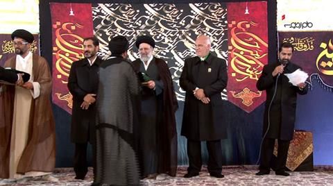 مراسم اهدای پرچم عزای حسینی به هیئت های مذهبی کشور در حرم مطهر رضوی