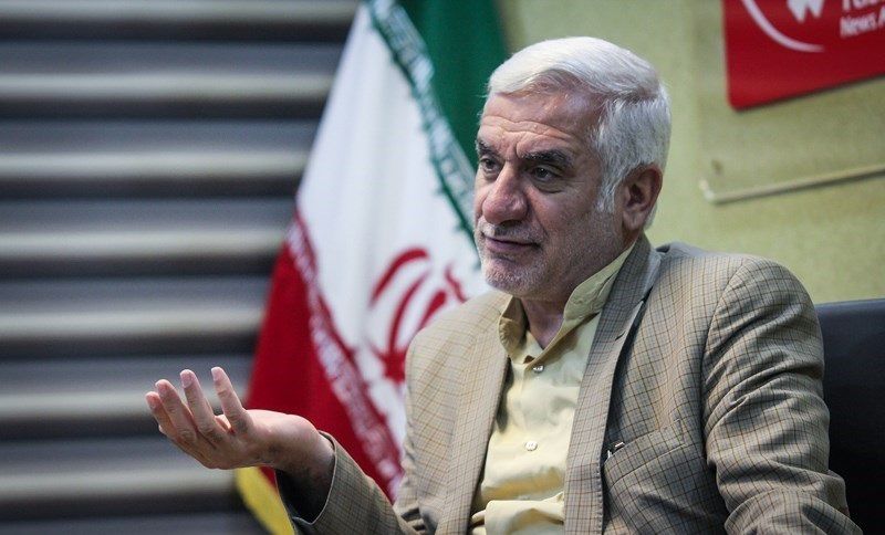 یکی از گزینه‌های ایران برای مقابله با توطئه‌های دشمنان بستن تنگه هرمز است