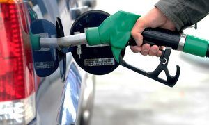 تلاش دولت برای سهمیه بندی بنزین با چراغ سبز مجلس
