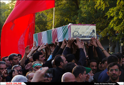 پیکر مطهر شهدای گمنام در مشهد تشییع شد