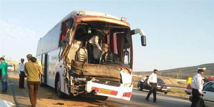 یک کشته و ده مجروح بر اثر واژگونی اتوبوس در تویسرکان