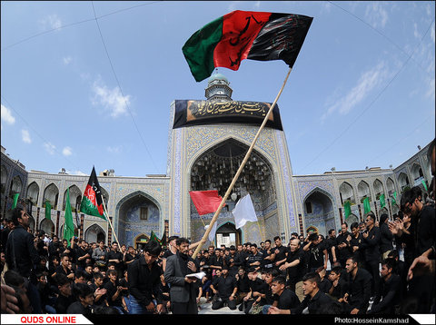 عزاداری روز عاشورا در حرم امام رضا(ع)/گزارش تصویری