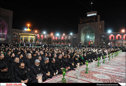 مراسم آیینی شام غریبان سیدالشهدا(ع) در حرم مطهر رضوی برگزار شد/گزارش تصویری