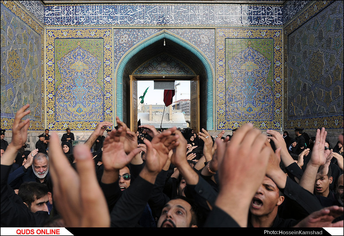 عزاداری روز عاشورا در حرم امام رضا(ع)/گزارش تصویری