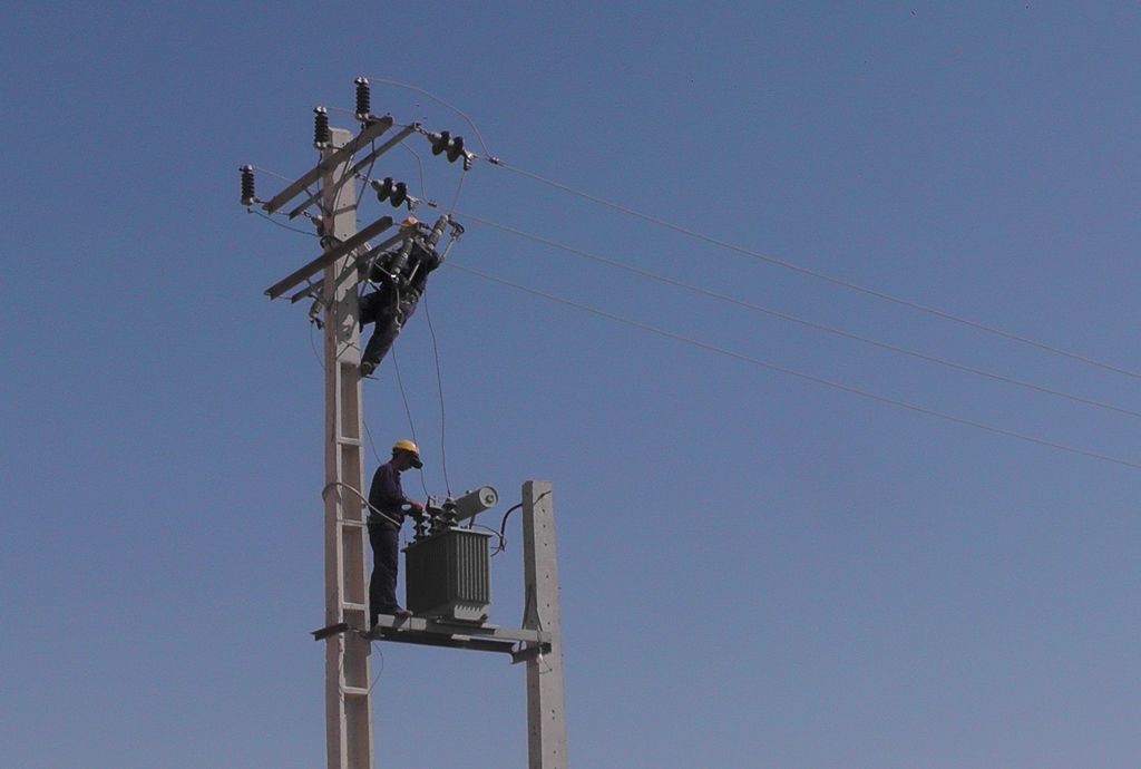 اجرای مانور عملیاتی برق در منطقه "یسرلو" قهاوند