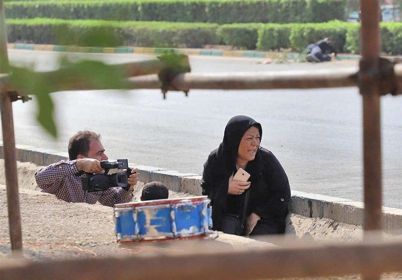 تجلیل از عکاسان حادثه تروریستی اهواز در نشست «عکاسی خبری در بحران»