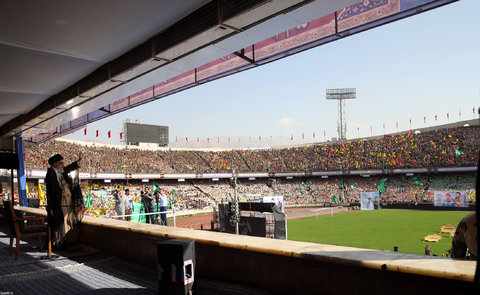 سخنرانی در همایش ده‌ها هزارنفری «خدمت بسیجیان» در ورزشگاه آزادی