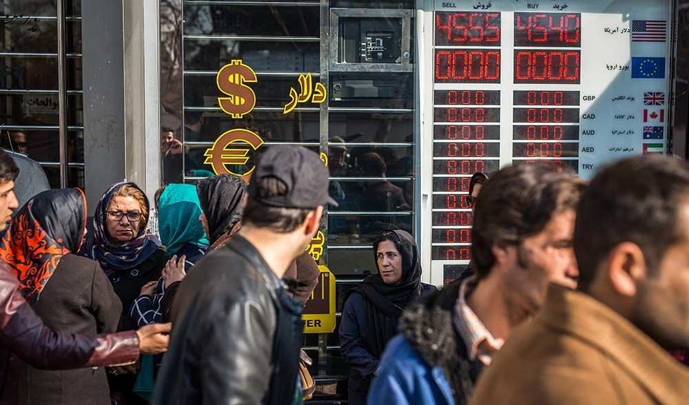 رمز پایداری نرخ ارز، از رسمیت انداختن چهارراه استانبول!