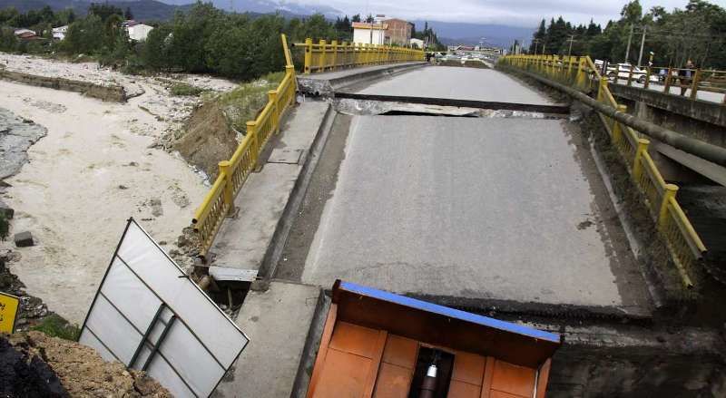   سیلاب پنج پل را در گیلان تخریب کرد