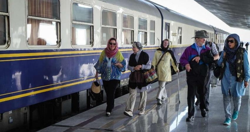 ورود قطار توریستی عقاب طلایی اروپا به ایستگاه مشهد