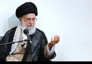 رهبر معظم انقلاب اسلامی: برای حل مشکل نظام بانکی، نقدینگی، اشتغال وتورم تصمیم‌های جدی بگیرید

