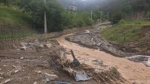 سیلاب راه 6 روستای جغتای را مسدود کرد