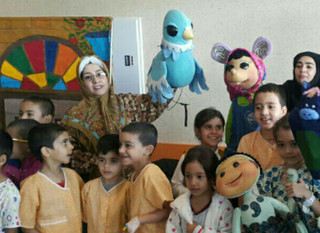 اجرای ویژه نمایش «اینجا خانه من است» برای بیماران کودکان اکبر درمشهد