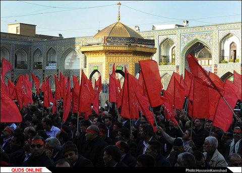 آیین بدرقه خدام اربعین حسینی در حرم مطهر رضوی برگزار شد/گزارش تصویری