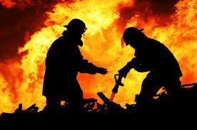 آتش‌سوزی در پاساژ تجاری در میدان امام حسین(ع)/ نجات جان ۴ کارگر از میان آتش