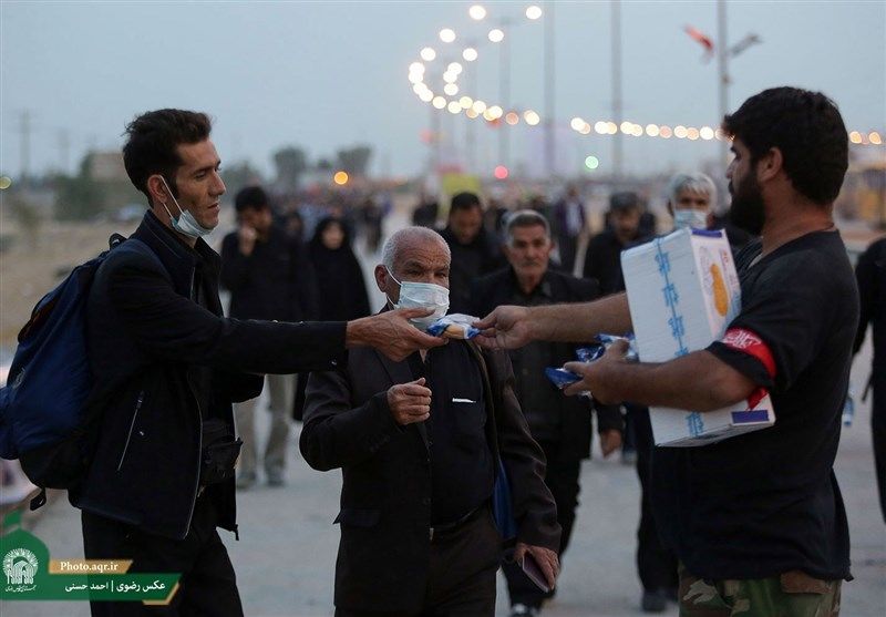 ۸۵ هزار بسته غذایی بین زائران پیاده اربعین توسط آستان قدس توزیع می‌شود