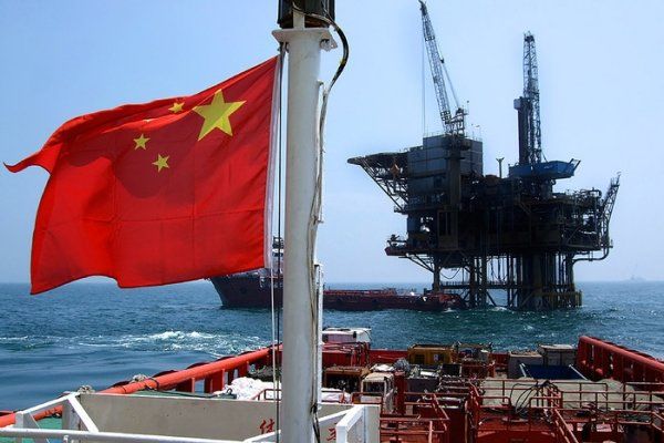 تولید نفت خام چین ۲.۴ درصد افت کرد