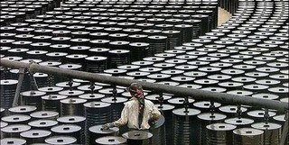 رویترز: بیشتر نفت ایران ذخیره می‌شود و واقعا در دسترس بازار نیست