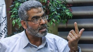 صمصامی: دولت دلار قاچاق را رسمی کرده است/ خودمان شوک ترامپ را به سفره مردم می‌رسانیم!
