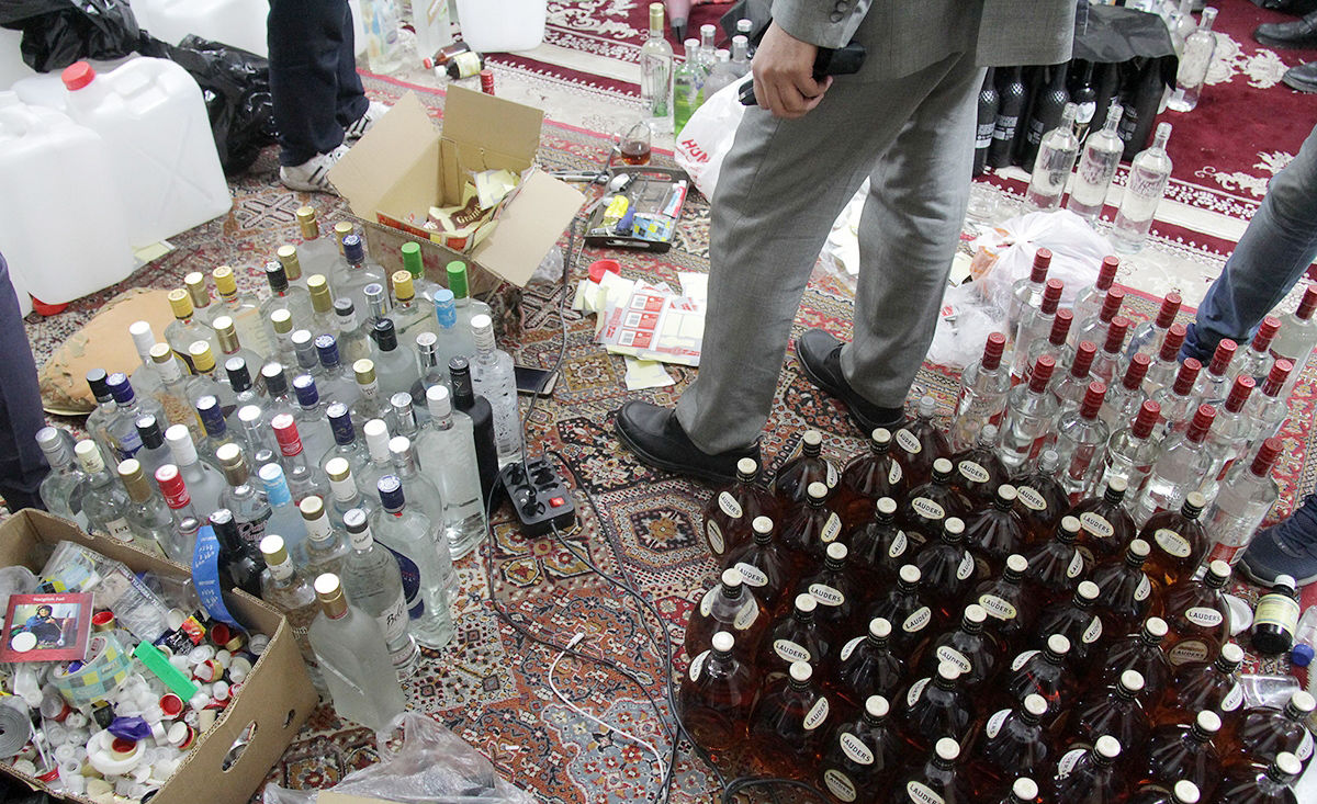 کرمانشاه/ انهدام شبکه سازمان یافته قاچاق مشروبات الکلی/ دستگیری 3 نفر/ گردش مالی آنها 85 میلیارد تومان بود