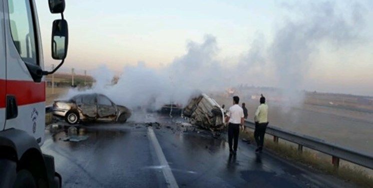 براثر تصادف تریلی با دو خودروی حامل زائران اربعین حسینی ۷ نفر کشته و مصدوم شدند