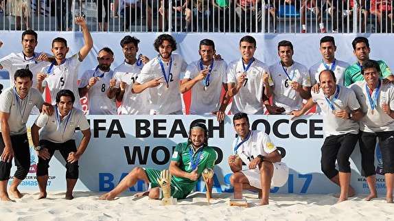 گام بلند ساحلی‌بازان برای کسب جام بین‌قاره‌ای ۲۰۱۸/ پیروزی مقتدارنه تیم ملی ایران برابر آمریکا در اولین بازی