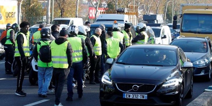 اعتراضات گسترده مردمی در سراسر فرانسه/ یک نفر کشته شد