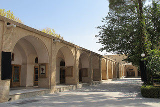 بازآفرینی بافت تاریخی اصفهان از گذر چهارباغ تا میدان امام علی (ع)