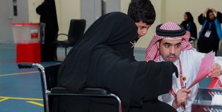 انتخابات بحرین آغاز شد/ مخالفان آن را کُمدی انتخابات خوانده‌اند