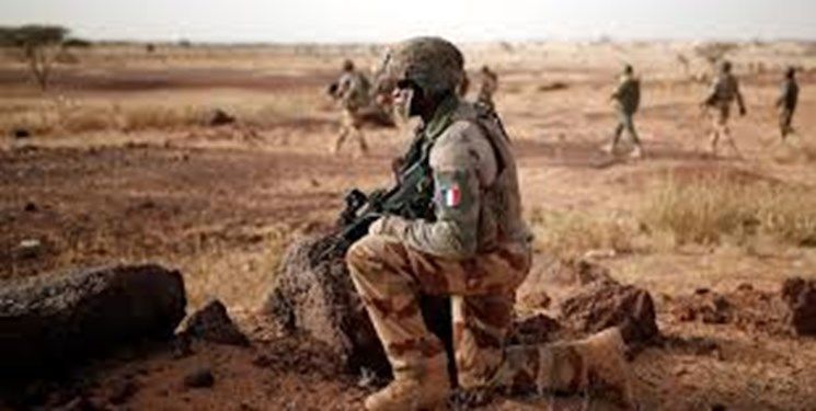 حمله نیروهای فرانسه به مواضع القاعده در مالی و کشته شدن 30 تروریست