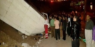 مصدومیت ۷ مسافر به دلیل واژگونی اتوبوس در یزد