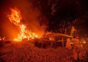بازگشت دانش‌آموزان کالیفرنیا به مدارس پس از سه هفته آتش‌سوزی مرگبار 
