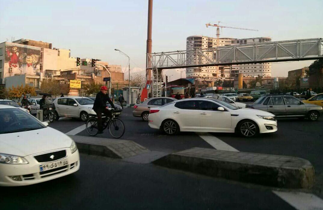 شهردار تهران با دوچرخه به محل کار رفت

