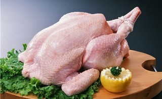 عرضه مرغ آماده طبخ به قیمت ۱۲ هزار و ۱۰۰ تومان
