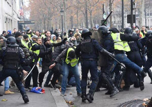 معترضان فرانسوی دوباره به خیابان‌ها آمدند
