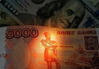 روسیه دلار آمریکا را از معاملات تسلیحاتی کنار گذاشت