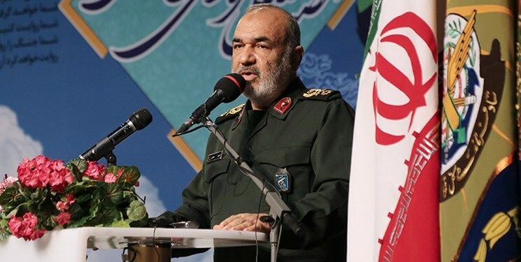 سردار سلامی:انقلاب اسلامی چشم‌انداز خطرناکی پیش روی قدرت‌های استکباری قرار داد
