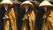 فیلم | روش خلاقانه راهب‌های ژاپنی برای مخالفت با پلیس