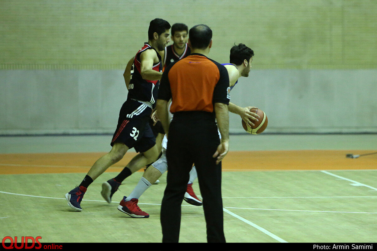 دیدار تیم های بسکتبال آویژه صنعت پارسا و شیمیدر تهران