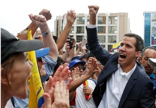 وال‌استریت‌ژورنال: رهبر مخالفان ونزوئلا از آمریکا خط گرفت