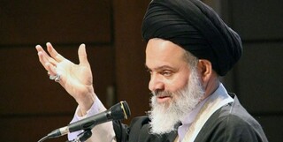 مقام خواهی و مال اندوزی برای مسئولان در نظام اسلامی ممنوع است