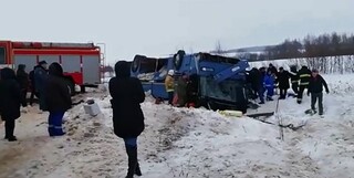 واژگونی اتوبوس کودکان در مسکو، ۴ کشته و ۲۰ زخمی برجا گذاشت +عکس