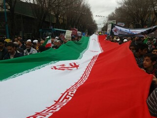 مردم یزد در راهپیمایی ۲۲ بهمن پشتیبانیشان از انقلاب را به جهانیان اثبات کردند